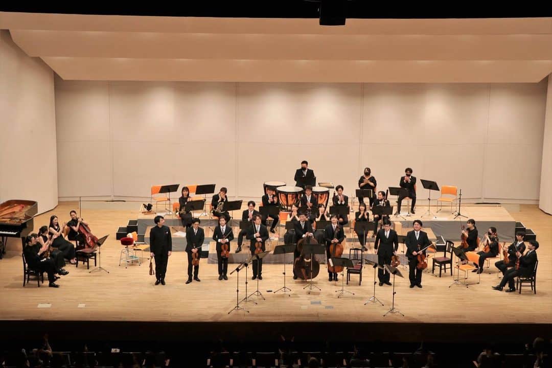 反田恭平さんのインスタグラム写真 - (反田恭平Instagram)「『Japan National Orchestra Tour 2022』!!  Day 12 😎　(All concerts are sold out!!)  ーーーーーーーーーーーーーーーー  Mendelssohn / Violin Concerto in E minor Op.64  Soloist : SEIJI OKAMOTO @seiji_vn  Conductor : KYOHEI SORITA  Chopin / Piano Concerto in E minor Op.11 Soloist & Conductor : KYOHEI SORITA @kyoheisorita」3月20日 21時19分 - kyoheisorita