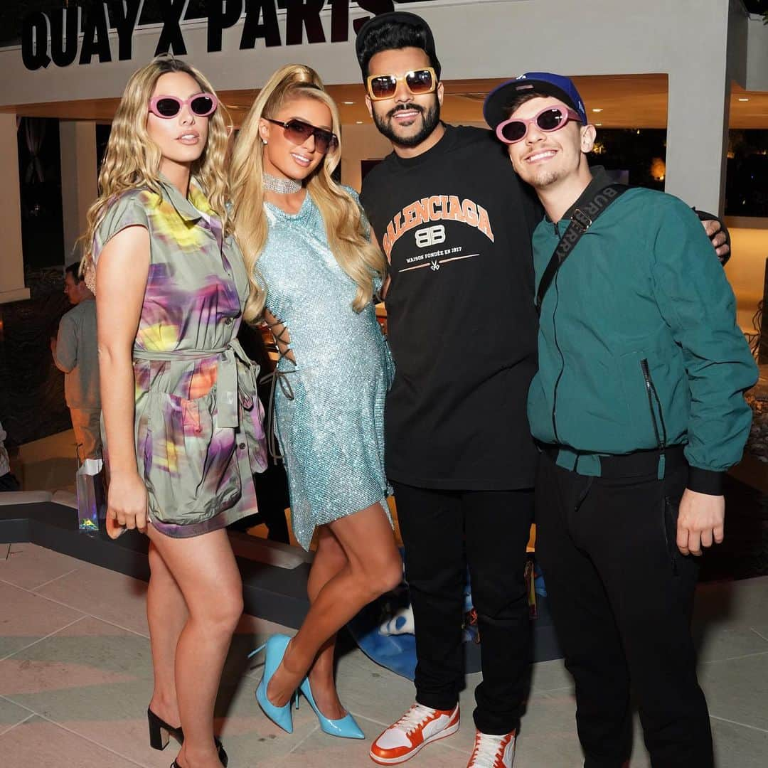 パリス・ヒルトンさんのインスタグラム写真 - (パリス・ヒルトンInstagram)「The first rule: Always stay #SLIVING 💕💫💕 So much fun with my friends at the launch party for my new sunglass collection with @QuayAustralia 💕😎 You can shop my new line now! (Link In Bio) #ThatsHot 🔥」3月21日 9時49分 - parishilton