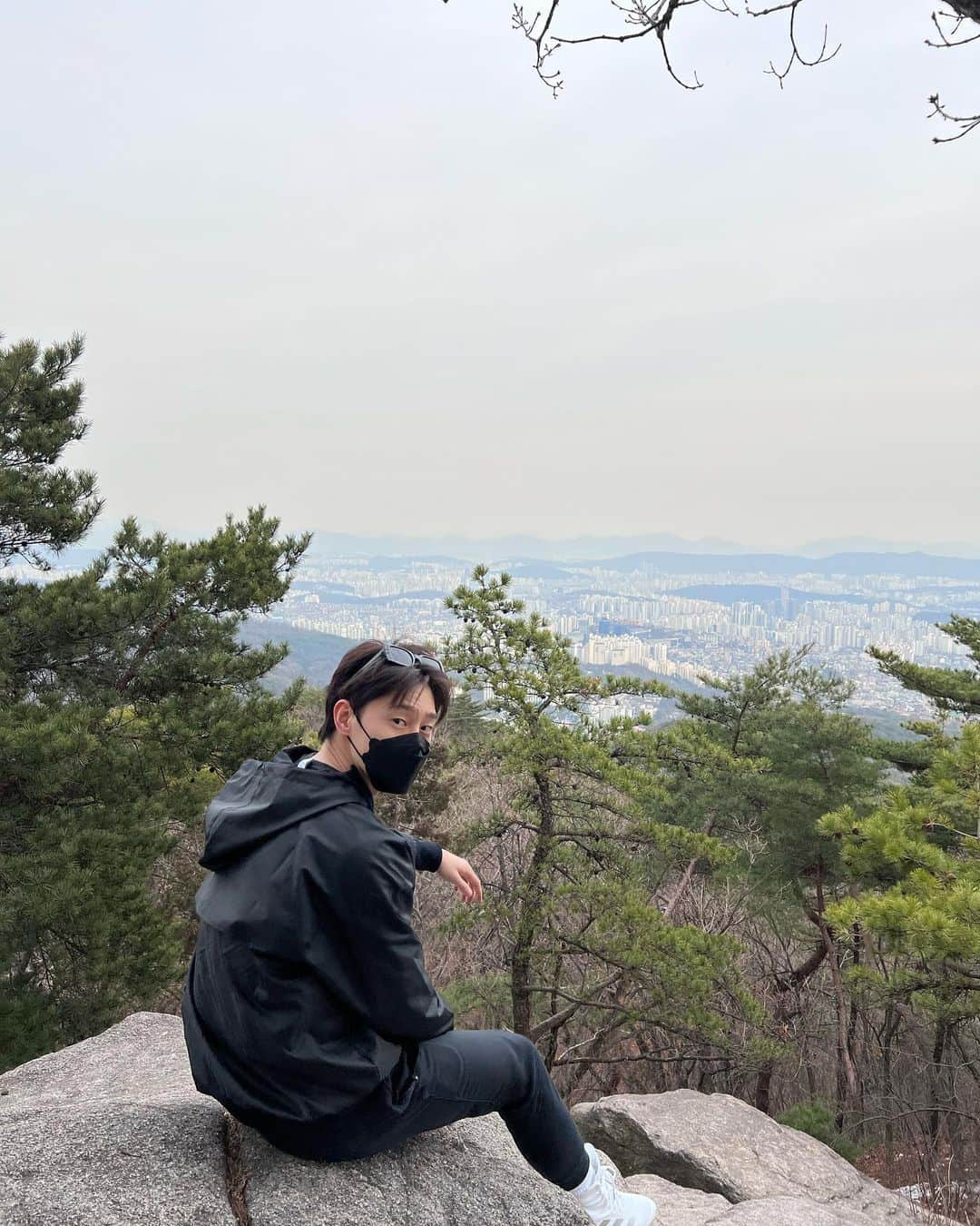 クォン・ヒョンビンさんのインスタグラム写真 - (クォン・ヒョンビンInstagram)「정상」3月21日 16時35分 - komurola