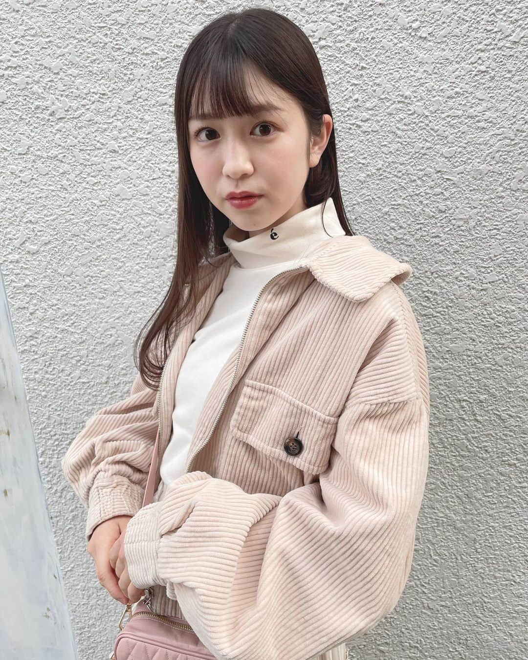 町田恵里那さんのインスタグラム写真 - (町田恵里那Instagram)「☁︎☽ 久しぶりの2日連続投稿🤍 ⁡ ⁡ お友達とお出かけしてきました〜!!🚶⁎⋆* 楽しかっなあ♡ そんな今日はホワイトコーデでした𖤐´- ⁡ ⁡ ⁡ それからね、久しぶりに アイライン引いてみたの(^_ ̫  _^)🎶 目がぱっちりするから、 またアイライン引きはじめようかな〰︎︎♥️ ⁡ ⁡ ⁡ ⁡ ⁡ ⁡ ⁡ ⁡ #町田恵里那 #エリナパレット #ootd #fashion #春コーデ #春服 #ホワイトコーデ #白コーデ」3月21日 20時23分 - machida_erina122