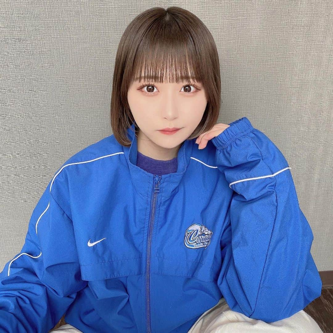 山本優菜さんのインスタグラム写真 - (山本優菜Instagram)「アメ村行って古着屋さん巡りできた！  青のナイロンジャケットGETできた〜かわいい  #アメ村 #アメ村古着屋」3月21日 21時53分 - yamamoto__yuna