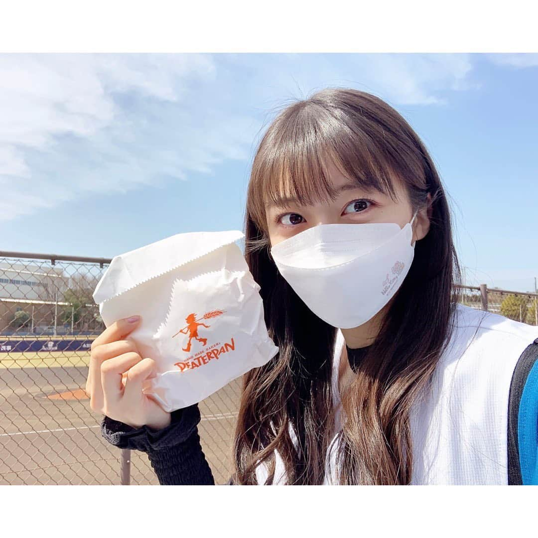 牧野真莉愛さんのインスタグラム写真 - (牧野真莉愛Instagram)「♡ ♡ ⚾️2022 イースタン・リーグ 公式戦⚾️ 北海道日本ハムファイターズVS.横浜DeNAベイスターズ 2022.3.21(月)🐻鎌ケ谷スタジアム 🎀 うちの試合行きました🐰応援❣️❣️❣️ LOVE❤️SHINJO 詳しくは“まりブロ”みてね💕 ♡ ♡  #LOVE新庄 ❤️ #lovefighters 🐻🐻🐿🦊 @fighters_official  #北海道日本ハムファイターズ 💖 @frep_the_fox  #gaora さん⚾️ @gaora_sports  #結城哲郎 さん🎤 #ピーターパン 💚 @peaterpan_official  #モーニング娘22 #morningmusume22 #牧野真莉愛」3月21日 22時46分 - maria_makino.official