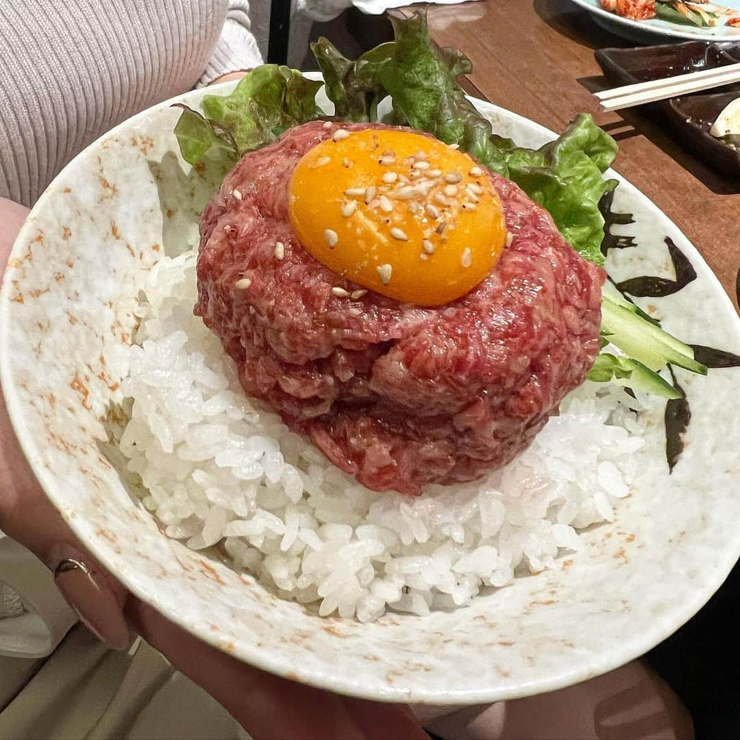 吉川ちえさんのインスタグラム写真 - (吉川ちえInstagram)「【🐮🍖🐮🍖🐮🍖】 . 昨日は大好きな焼き肉屋さんへ😙✨ 全然予約が取れない ✅静龍苑( @seiryuen.jp )に 連れてって貰いました🙏感謝😭❤️ . 相変わらず塩タンは神でした👅✨ここの塩タンしか勝たん🥺👊 塩タンと同じくらいユッケも好き✌️ 味がしっかりついててお肉も新鮮で美味しいの🥩💗 また静龍苑に行けてラッキーでした✌️🥺 . ⭐️静龍苑⭐️ 📮東京都江東区常盤2-14-11 🚃清澄白河駅から183m 📞 03-3632-2348 . #静龍苑 #焼き肉 #焼肉  #タン塩 #清瀬白河グルメ」3月21日 23時26分 - yoshikawachie_16