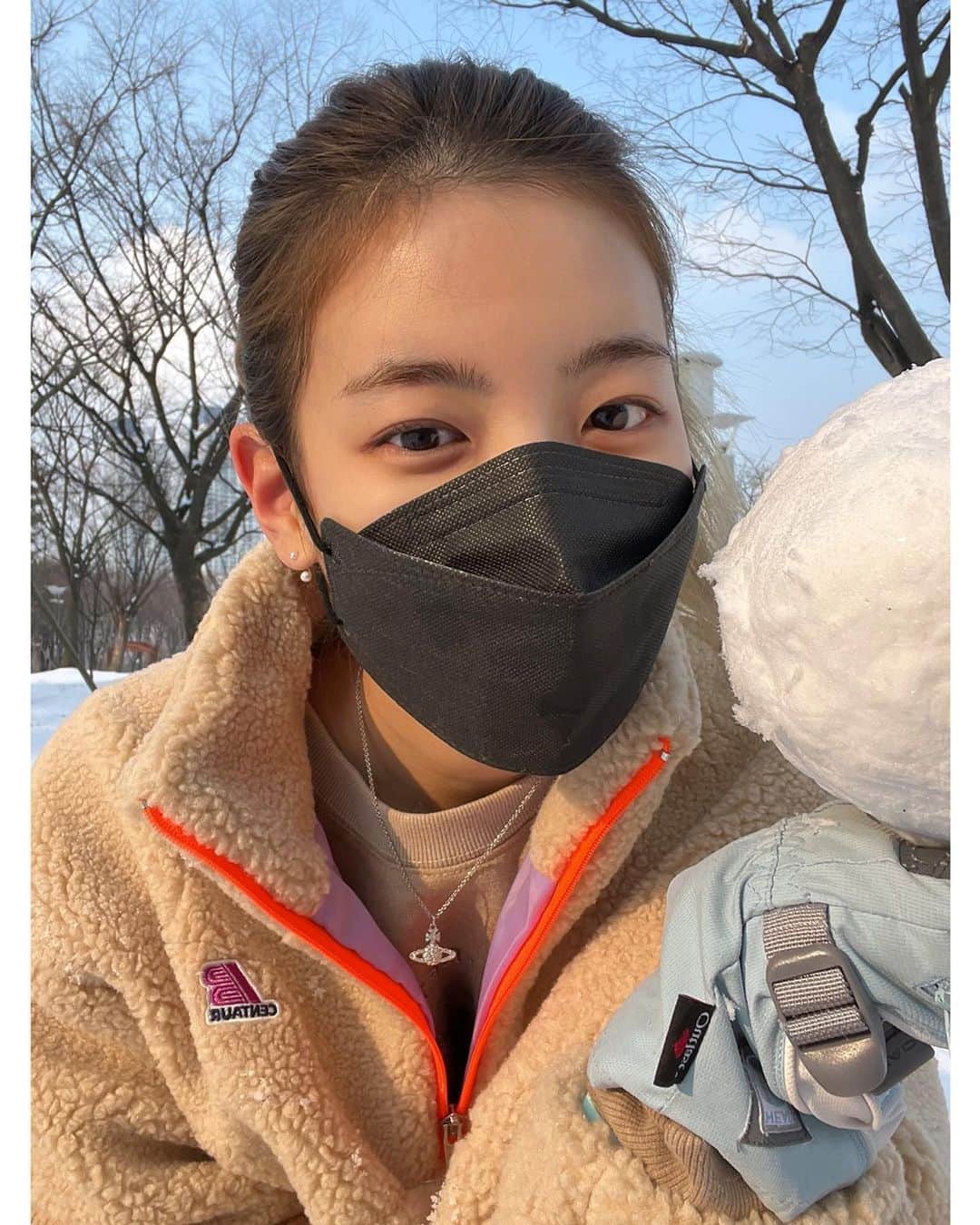 ITZYさんのインスタグラム写真 - (ITZYInstagram)「You know i’m always late🙃😜」3月22日 11時48分 - itzy.all.in.us
