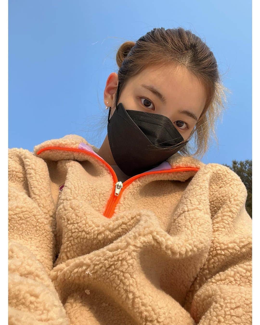 ITZYさんのインスタグラム写真 - (ITZYInstagram)「You know i’m always late🙃😜」3月22日 11時48分 - itzy.all.in.us