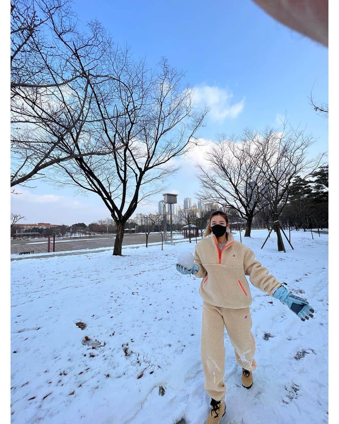ITZYさんのインスタグラム写真 - (ITZYInstagram)「Throwback to Snowday❄️」3月22日 11時48分 - itzy.all.in.us