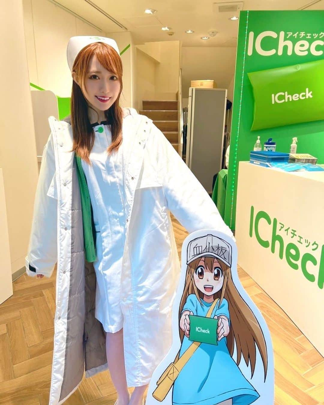 おりささんのインスタグラム写真 - (おりさInstagram)「💉🏥 おりさナースです。  渋谷のセンター街で @icheck_official のポップアップ中✨  コロナの#PCR検査 無料で できるのでみんな来てね🥺🏥  今日と明日11時〜23時までいます🙆‍♂️  #島谷ひとみ( @shimatani_hitomi_official )さんが 歌ってるアイチェックの曲が流れてます🎶  実はおりさもレコーディング参加したよ☺️w  TikTokでこの曲のダンスもあるので みんなも使ってね💚💚  てかてかてか！！！  今日の東京寒すぎませんか？☃️ 昨日はポカポカでお花見🌸してたのに... 早く暖かくなって欲しいなぁ🥺  #tokyo#shibuya#covid_19#nurse#cosplay#cosplaygirl #japan#アイチェック#icheck#コロナ#コロナ対策 #コロナに負けるな #オミクロン株#オミクロン#pcr#pcr検査キット#ナース服#ナース#ナースコスプレ#コスプレ#看護師#メガネ#メガネ女子#メガネ#東京#渋谷#センター街#ポップアップ#レコーディング」3月22日 17時00分 - orisa_0510