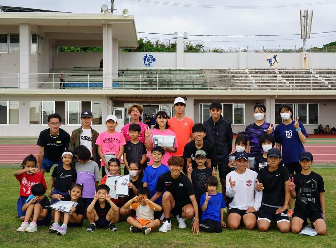 神野大地さんのインスタグラム写真 - (神野大地Instagram)「合宿中に宮古島市の小学生から高校生向けにランニング教室を行いました。  全国、世界各地をレースや合宿でまわっている中で、ただ走るだけではなく、少しでもその地域のためにできる事があればと思い開催させて頂きました。  子供達からはいつも純粋にランニングを楽しむことの大切さを思い出させられます。  開催にご協力頂いた宮古島市陸上競技協会の皆様にも感謝致します。  #宮古島市」3月22日 17時49分 - daichi_0913