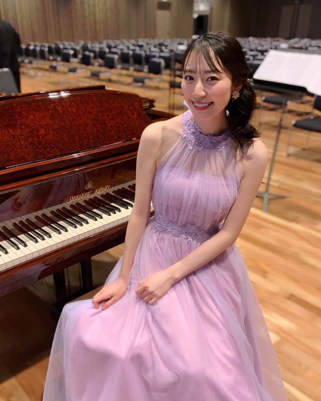松井咲子さんのインスタグラム写真 - (松井咲子Instagram)「これは最近気が付いたのですが どうやらドレスを着る機会が多い人生みたいですらっきー！ #竹芝音楽祭 ２日間ありがとうございました！」3月22日 18時02分 - sakiko___official