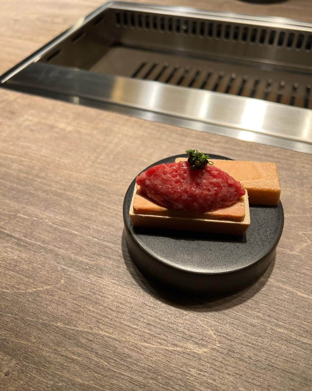 NittaSachikaさんのインスタグラム写真 - (NittaSachikaInstagram)「いっちょまえに撮ったロゼのジュース🪸🪸  3/18 にオープンしたUSHIGORO S. SHINJUKU にご招待いただきました。  お肉はもちろん、お料理からティーからすべてが甘美でした🫠🫠  特別な日のディナーにぜひ…🤍  #ushigoros #ushigoro #yakiniku」3月22日 20時32分 - chacch1
