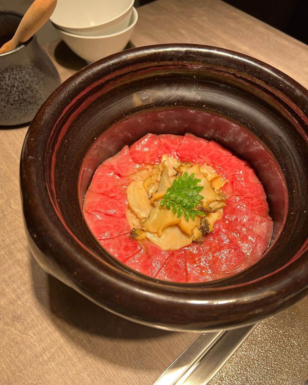 NittaSachikaさんのインスタグラム写真 - (NittaSachikaInstagram)「いっちょまえに撮ったロゼのジュース🪸🪸  3/18 にオープンしたUSHIGORO S. SHINJUKU にご招待いただきました。  お肉はもちろん、お料理からティーからすべてが甘美でした🫠🫠  特別な日のディナーにぜひ…🤍  #ushigoros #ushigoro #yakiniku」3月22日 20時32分 - chacch1