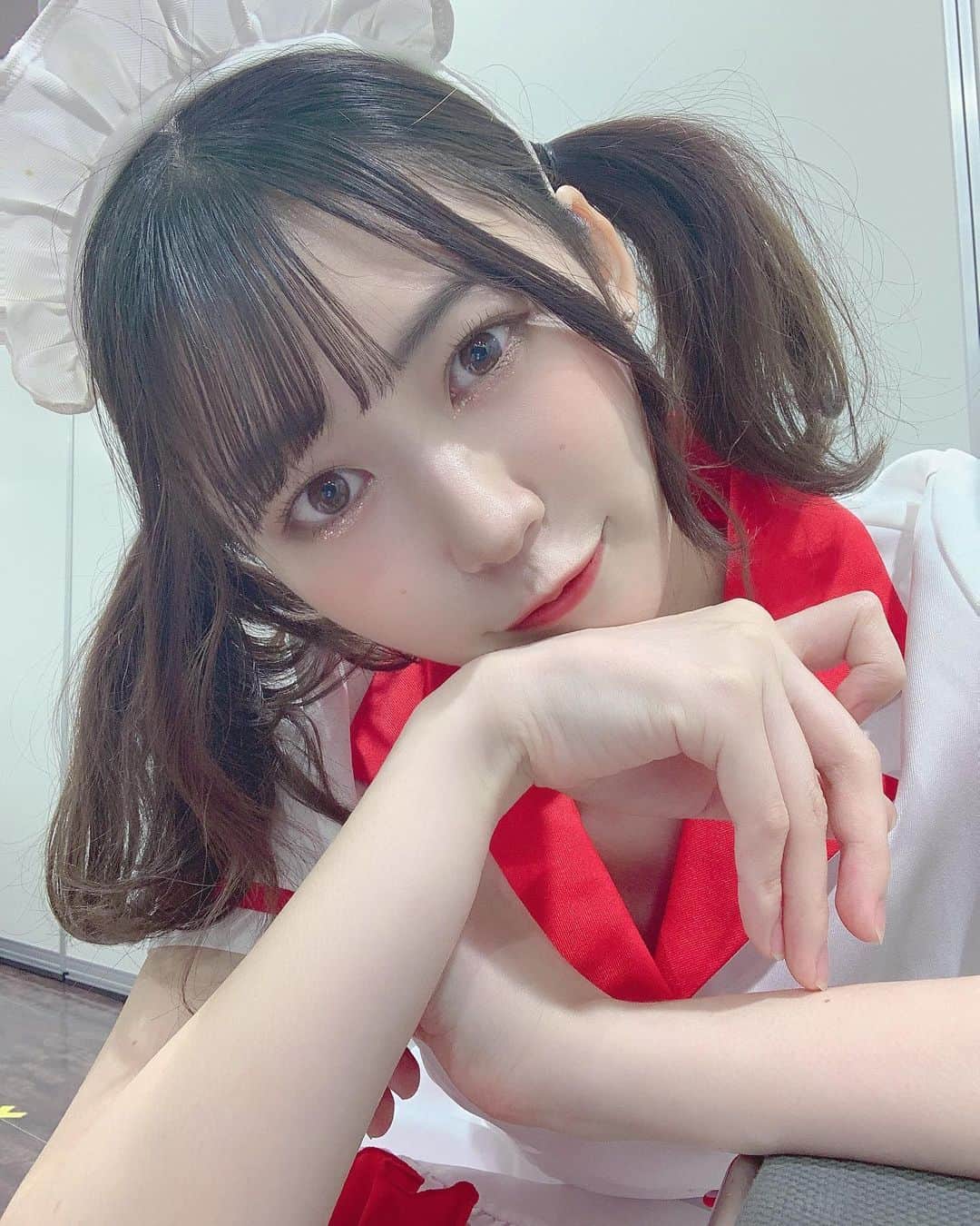 空野青空さんのインスタグラム写真 - (空野青空Instagram)「咳とめまいが治れば完全体になるぞい🏥 あとは体力がはたしてどれくらい減ったのか、、はやく動きたいなぁ( 'ω' و(و"♪✨  いつしかのナースにゃんこ置いておきまる💊ねむるーー  #あおにゃん #空野青空 #療養中 #リリイベ の時の #あおねコス #ナース服 #コスプレ #cosplay #cosplaygirl  #メイド服 #ツインテール #ツインテールアレンジ」3月23日 0時19分 - ao__sky