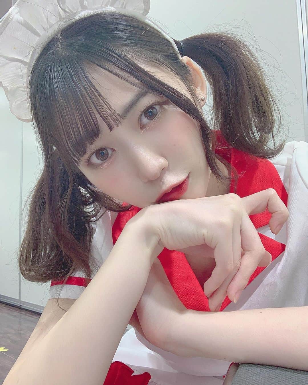 空野青空さんのインスタグラム写真 - (空野青空Instagram)「咳とめまいが治れば完全体になるぞい🏥 あとは体力がはたしてどれくらい減ったのか、、はやく動きたいなぁ( 'ω' و(و"♪✨  いつしかのナースにゃんこ置いておきまる💊ねむるーー  #あおにゃん #空野青空 #療養中 #リリイベ の時の #あおねコス #ナース服 #コスプレ #cosplay #cosplaygirl  #メイド服 #ツインテール #ツインテールアレンジ」3月23日 0時19分 - ao__sky