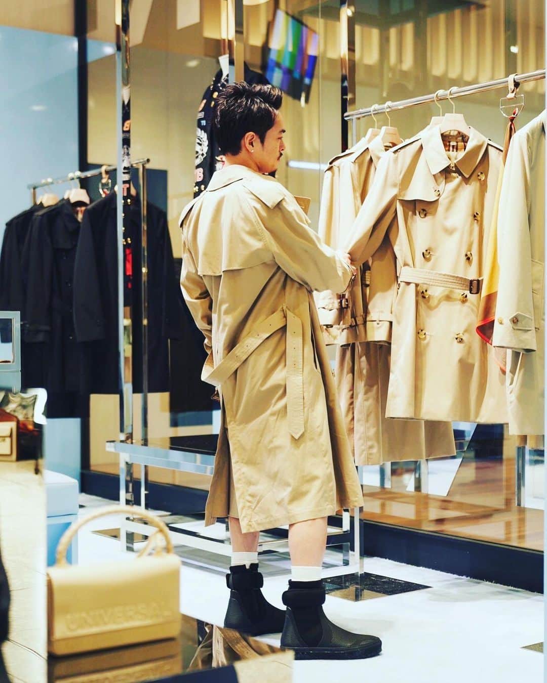今市隆二さんのインスタグラム写真 - (今市隆二Instagram)「💥  @burberry  @riccardotisci17  #BURBERRYRAINWEAR #BURBERRYTRENCH」3月23日 12時48分 - jsbryuji_official