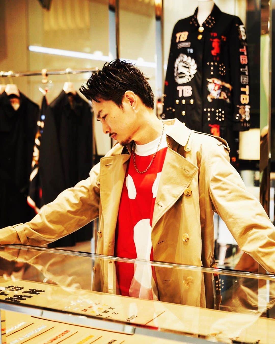 今市隆二さんのインスタグラム写真 - (今市隆二Instagram)「💥  @burberry  @riccardotisci17  #BURBERRYRAINWEAR #BURBERRYTRENCH」3月23日 12時48分 - jsbryuji_official