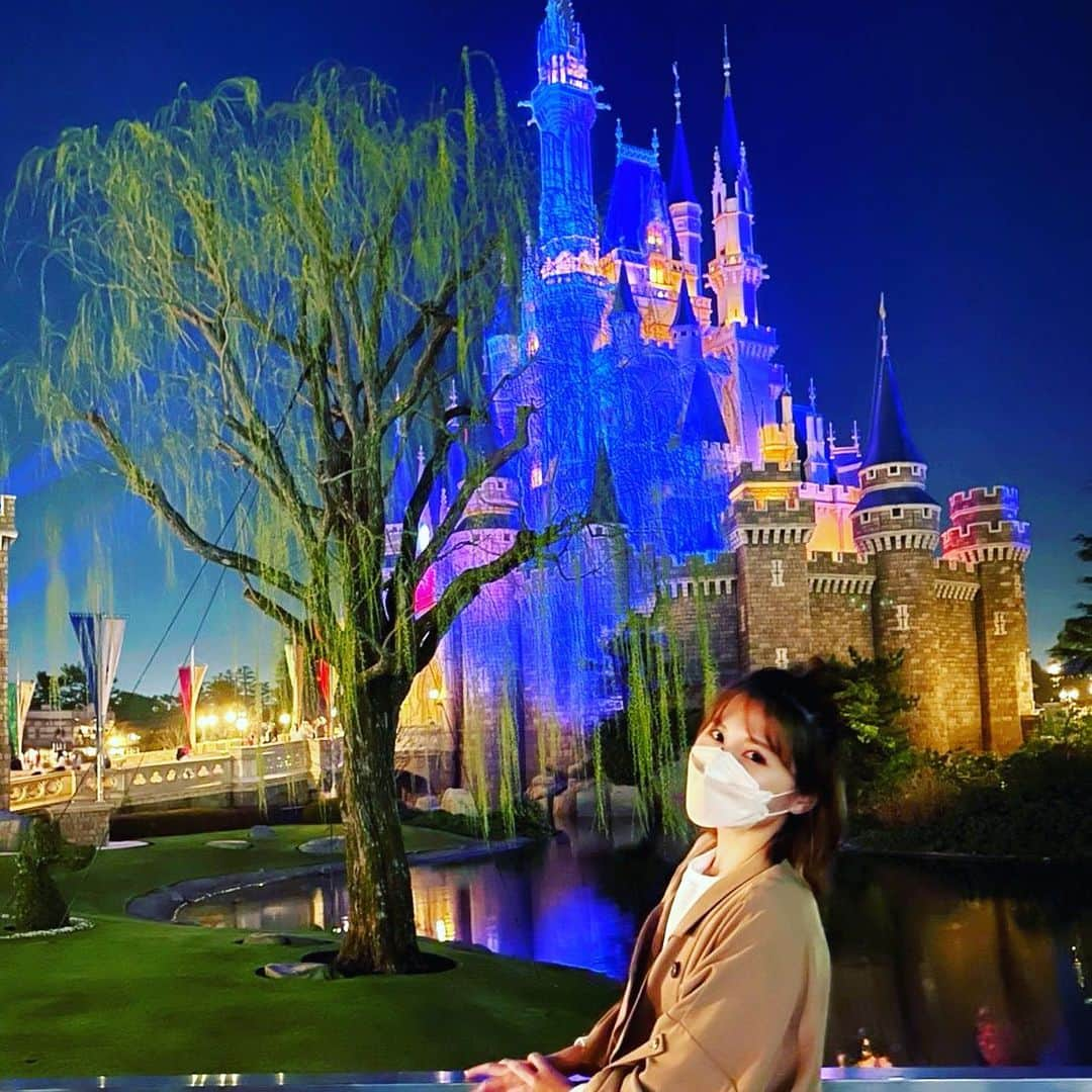 花咲いあんさんのインスタグラム写真 - (花咲いあんInstagram)「夜のパレード素敵だった🥺❤️   #cinderellacastle #tokyodisneyland #dreamfantasy #happymarch  #cinderella  #electricalparade  #happinessishere  #また行きたいな   #디즈니랜드  #화이트데이 #東京迪士尼樂園」3月23日 17時25分 - ohanachan_087087