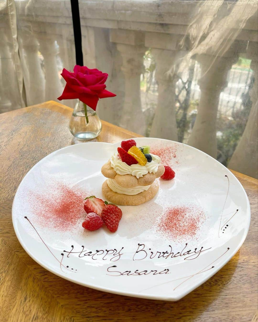 関根ささらさんのインスタグラム写真 - (関根ささらInstagram)「少し前にひなひにお誕生日をお祝いして貰いました🎂🎉 . . 大好きな @bamboo_omotesando ♡ ランチも美味しくてバースデープレートも可愛くて嬉しかったぁ🌹♡ひな有難う🧡🙏🧚🏻‍♀️ . . #誕生日ケーキ #誕生日プレート #バースデープレート #誕生日サプライズ #バースデーサプライズ #バースデーケーキ #happybirthday #birthdaycake #birthdaygirl #バンブー #バンブー表参道 #表参道 #表参道ランチ #表参道グルメ #omotesando #表参道カフェ #表参道バンブー」3月23日 20時03分 - sasarasekine