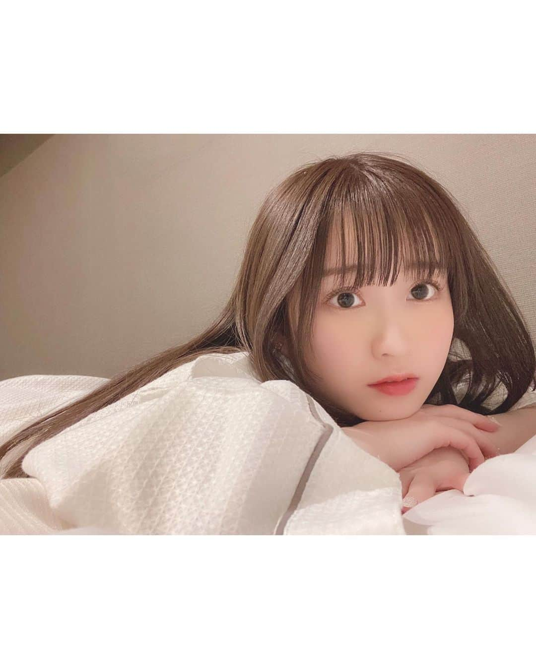 佐野心音さんのインスタグラム写真 - (佐野心音Instagram)「一緒に寝る？」3月23日 22時34分 - kokone_sano