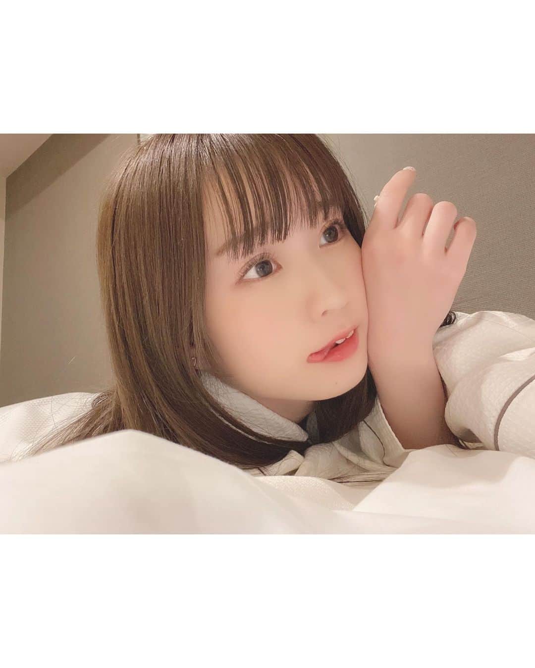 佐野心音さんのインスタグラム写真 - (佐野心音Instagram)「一緒に寝る？」3月23日 22時34分 - kokone_sano