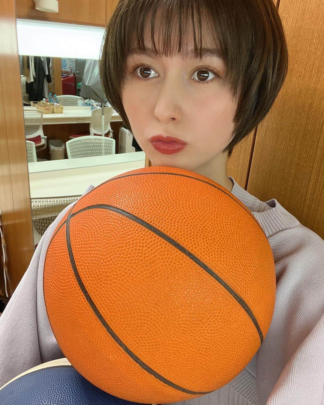 TBS「ビジネスクリック」さんのインスタグラム写真 - (TBS「ビジネスクリック」Instagram)「🏀後提供🏀  本日の後提供は #菜波 キャスターの特技 #バスケ でお送りししました✨  あの技❕すごくないですか⁉️🤍  #TBS #ビジネスクリック #ビジクリ」3月24日 1時10分 - business_click