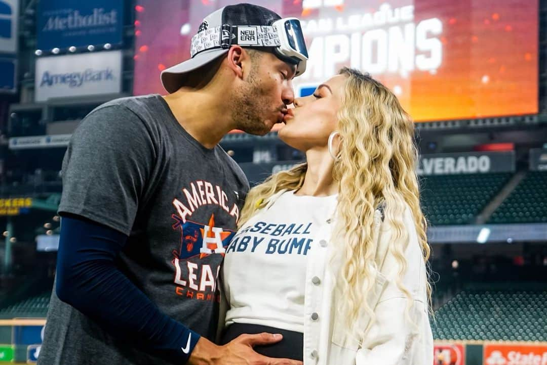 カルロス・コレアさんのインスタグラム写真 - (カルロス・コレアInstagram)「Thank you Houston.   Thank you to the Astros organization for the great moments in the past 10 years.  Thank you to the fans for embracing me as one of your own. From a 17 year old boy to a 27 year old father you’ve seen me grow, and you’ve shown me your love and support ❤️  Thank you to my former teammates for making me the player and person I am today. We will always be family.   Now it’s time to say goodbye but the memories will live on forever 🙏🏽   Love you H-Town 🧡  Minnesota let’s get to work. My family and I are excited for this new chapter. Looking forward to seeing you all at Target Field 👊🏽」3月24日 7時16分 - teamcjcorrea