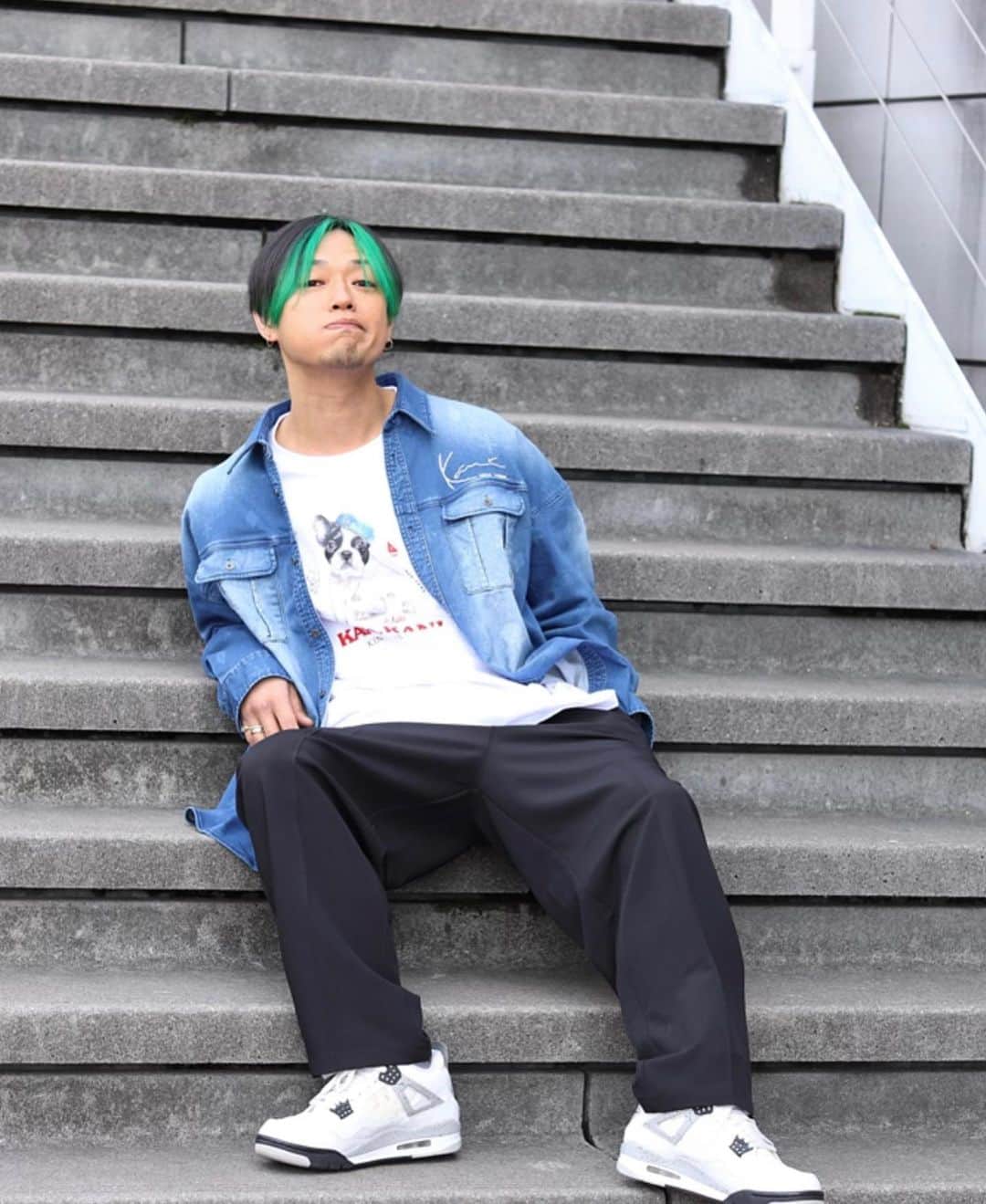 寿君さんのインスタグラム写真 - (寿君Instagram)「衣替えの季節ですね🍃 髪型はジャマイカの国旗🇯🇲イメージで笑 @karlkani @karlkani_jp_official  #karlkani #kani #karlkani_jp #kani_jp #寿君 #kotobukikun」3月24日 13時06分 - kotobuki_kun_1048