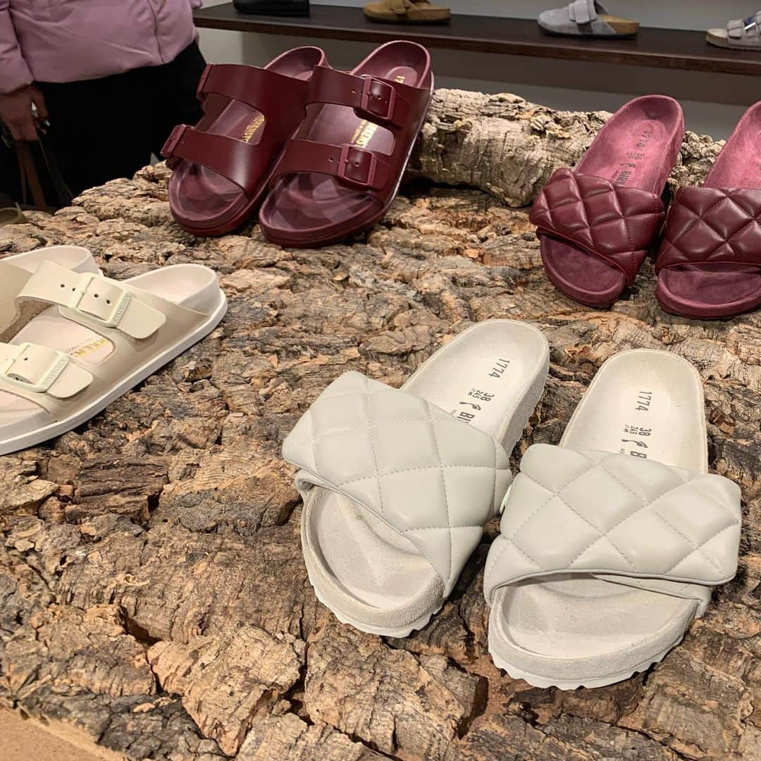 久松郁実さんのインスタグラム写真 - (久松郁実Instagram)「⁡ ⁡ ⁡ BIRKENSTOCK POP-UP  に行ってきました🧡 シューズはもちろん 空間も素敵でした☺️💫🩴 ⁡ UNKNOWN HARAJUKU で7/31まで開催されてるそうです🌈 ⁡ ⁡ #birkenstock  #birkenstockpopup  #ビルケンシュトック  @birkenstock  @birkenstock_jp」3月24日 16時26分 - ikumi_hisamatsu