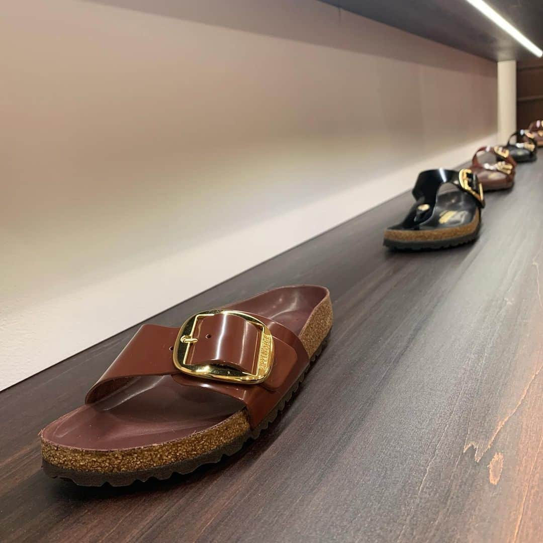 久松郁実さんのインスタグラム写真 - (久松郁実Instagram)「⁡ ⁡ ⁡ BIRKENSTOCK POP-UP  に行ってきました🧡 シューズはもちろん 空間も素敵でした☺️💫🩴 ⁡ UNKNOWN HARAJUKU で7/31まで開催されてるそうです🌈 ⁡ ⁡ #birkenstock  #birkenstockpopup  #ビルケンシュトック  @birkenstock  @birkenstock_jp」3月24日 16時26分 - ikumi_hisamatsu