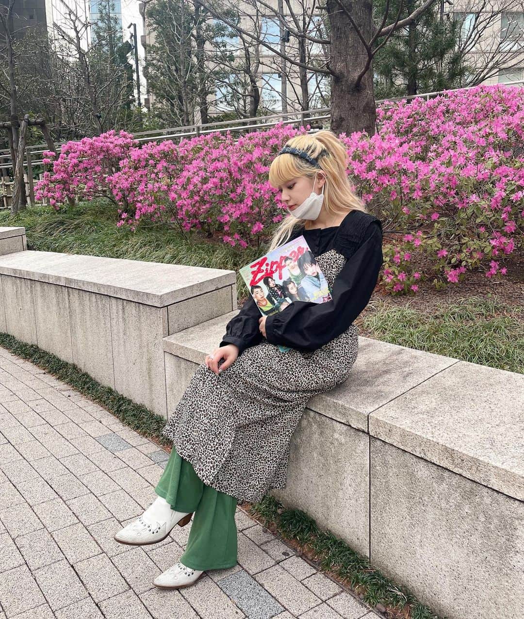 新原聖生さんのインスタグラム写真 - (新原聖生Instagram)「zipper見てくださった方ありがとうございます!! モデルとしてファッション雑誌に載るのは本当に小さい頃からの夢だったので、3/23は夢がひとつ叶った瞬間でした😌❤︎ ファッションやメイクを通して自分をもっと表現できたらいいなって思うしもっと楽しみたいです🔥 . . . . . . #ootd#fashion#ootdfashion#merryjenny#nicoron#spinns#hairmake#makeup#longhair#blondehair#gucci#zipper#ブロンドベージュ#ハイトーンロング#ジッパー#zipper復刊#오오티디#금발머리#금발#긴머리#98년생#좋아요#좋아요반사#얼스타그램#머리스탁그램#구찌」3月24日 19時26分 - mellowmellowsena