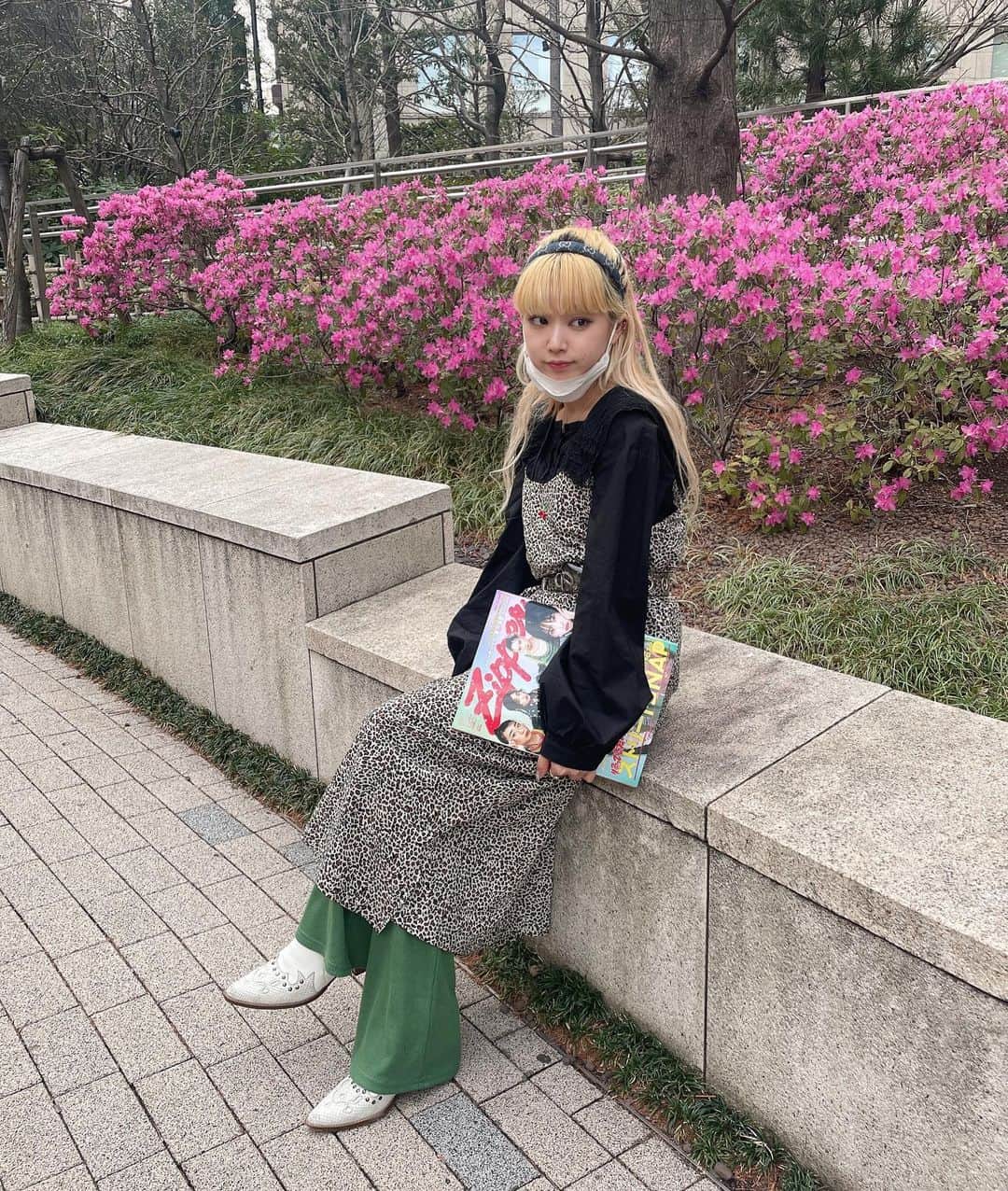 新原聖生さんのインスタグラム写真 - (新原聖生Instagram)「zipper見てくださった方ありがとうございます!! モデルとしてファッション雑誌に載るのは本当に小さい頃からの夢だったので、3/23は夢がひとつ叶った瞬間でした😌❤︎ ファッションやメイクを通して自分をもっと表現できたらいいなって思うしもっと楽しみたいです🔥 . . . . . . #ootd#fashion#ootdfashion#merryjenny#nicoron#spinns#hairmake#makeup#longhair#blondehair#gucci#zipper#ブロンドベージュ#ハイトーンロング#ジッパー#zipper復刊#오오티디#금발머리#금발#긴머리#98년생#좋아요#좋아요반사#얼스타그램#머리스탁그램#구찌」3月24日 19時26分 - mellowmellowsena