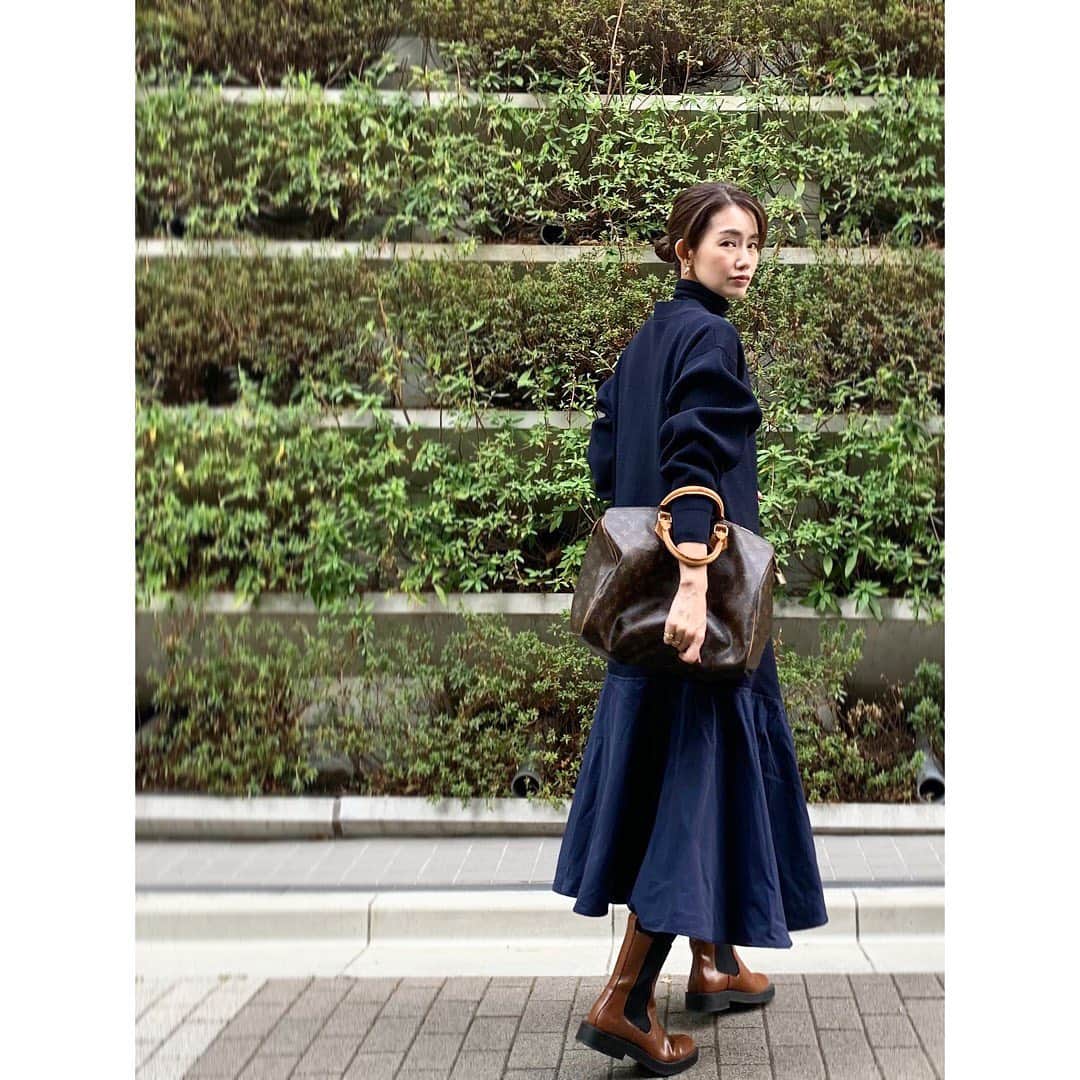 武藤京子さんのインスタグラム写真 - (武藤京子Instagram)「* * 先日のお洋服 * 展示会でオーダーしていた @herin.cye のネイビーのワンピース * ブラウンの小物と合わせて♡ * #HeRINCYE #louisvuitton #zara #アメブロ更新しました」3月24日 21時15分 - kyokomuto0628