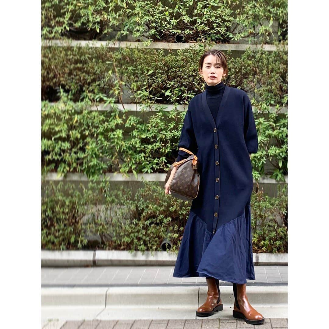 武藤京子さんのインスタグラム写真 - (武藤京子Instagram)「* * 先日のお洋服 * 展示会でオーダーしていた @herin.cye のネイビーのワンピース * ブラウンの小物と合わせて♡ * #HeRINCYE #louisvuitton #zara #アメブロ更新しました」3月24日 21時15分 - kyokomuto0628