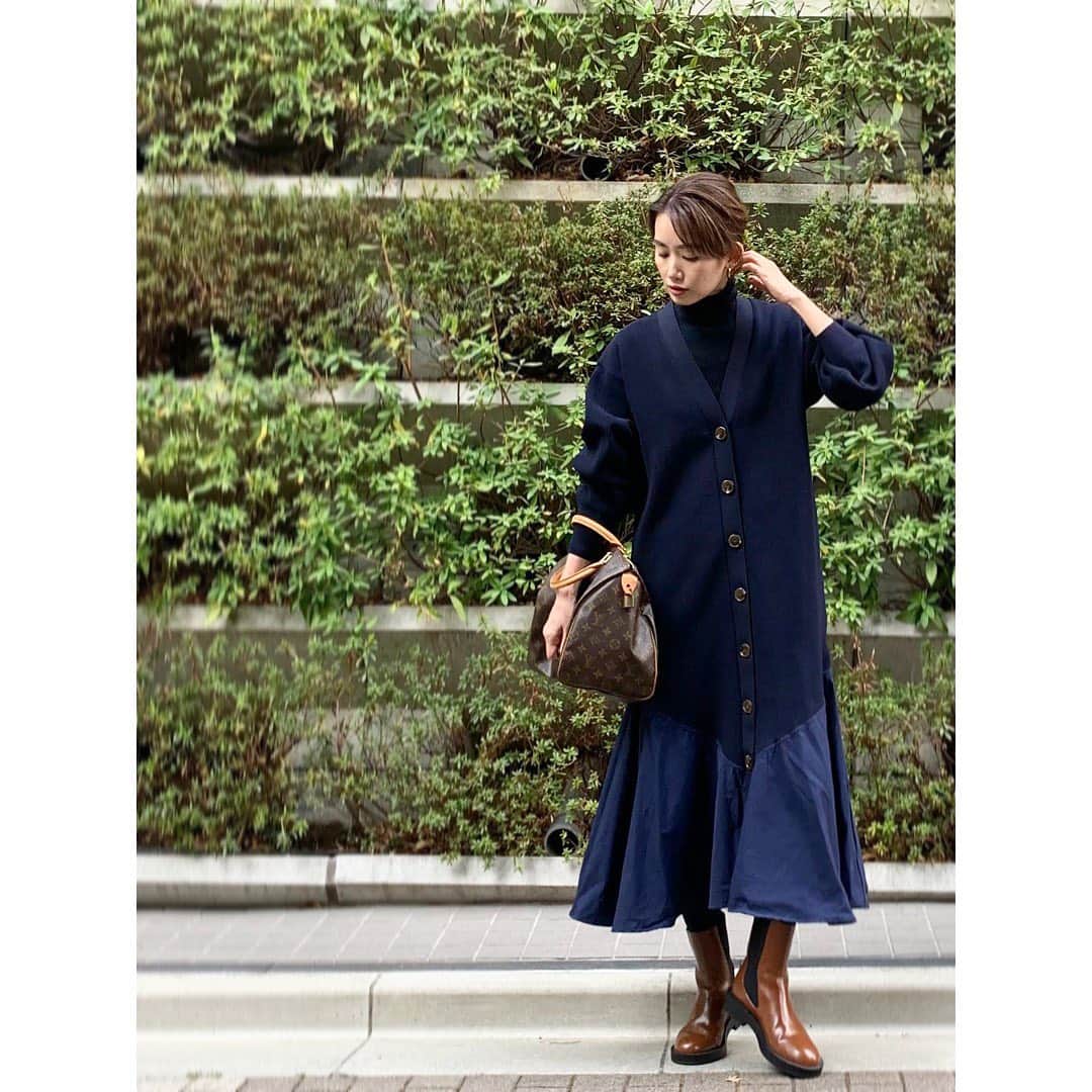 武藤京子さんのインスタグラム写真 - (武藤京子Instagram)「* * 先日のお洋服 * 展示会でオーダーしていた @herin.cye のネイビーのワンピース * ブラウンの小物と合わせて♡ * #HeRINCYE #louisvuitton #zara #アメブロ更新しました」3月24日 21時15分 - kyokomuto0628