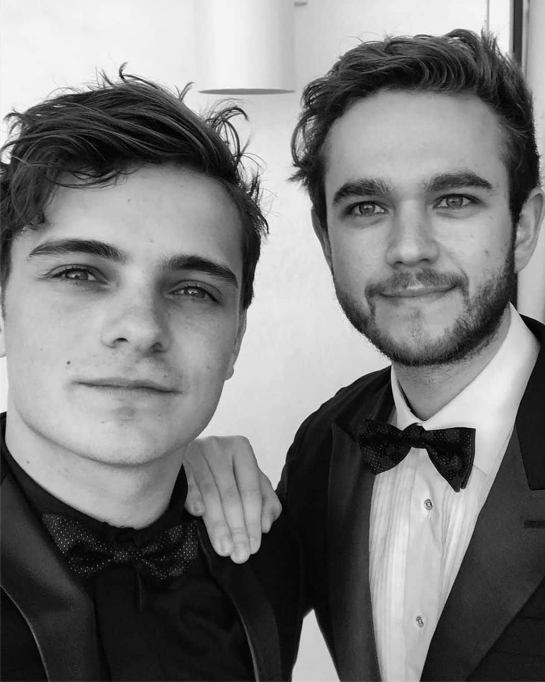 マーティン・ギャリックスさんのインスタグラム写真 - (マーティン・ギャリックスInstagram)「after being friends for over 10 years it was about time @zedd and I released our first song together. ‘Follow’ out tomorrow!」3月25日 2時00分 - martingarrix