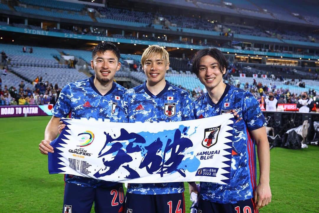 南野拓実さんのインスタグラム写真 - (南野拓実Instagram)「World Cup!! 🇶🇦🔥  #SAMURAIBLUE」3月25日 5時32分 - takumi18minamino_official