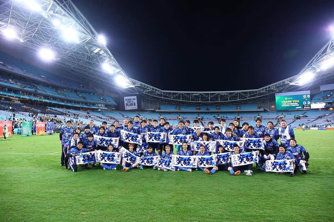 南野拓実さんのインスタグラム写真 - (南野拓実Instagram)「World Cup!! 🇶🇦🔥  #SAMURAIBLUE」3月25日 5時32分 - takumi18minamino_official