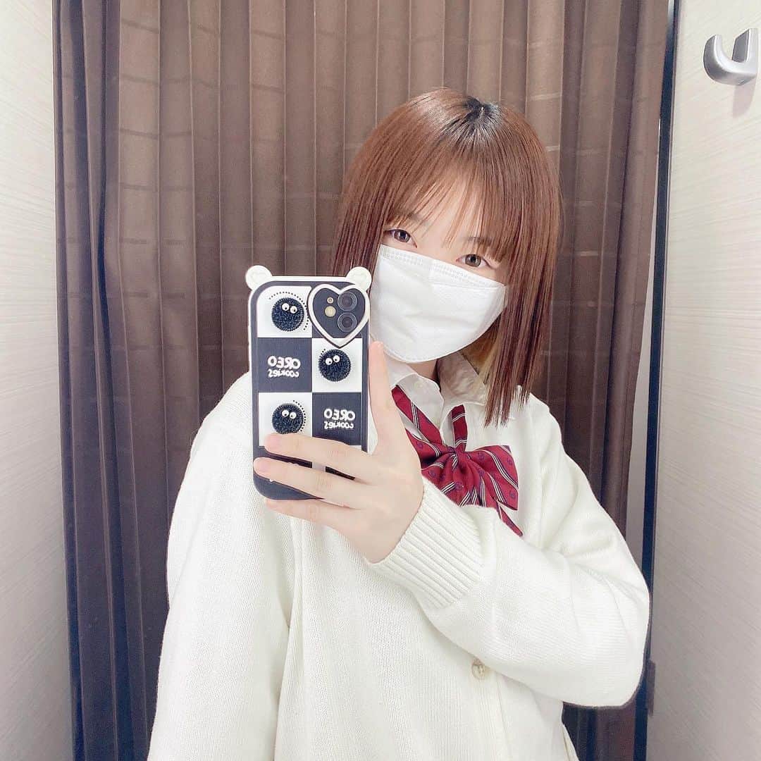 一ノ瀬陽鞠（ひまりん）さんのインスタグラム写真 - (一ノ瀬陽鞠（ひまりん）Instagram)「まぁたかわいいiPhoneケースが……🤍  新しいオレオクッキーのiPhoneケースだよん🍪 カメラ部分はハート型で耳までついてるのっ、可愛すぎる🤦‍♀️💗💗  iPhone8の時はたくさんスマホケース集めてたんだけど、11にしてからなかなか集められなくて……。 可愛いiPhoneケースいっぱい発掘しちゃうぞ〜〜( ｰ̀֊ｰ́ )‪.ᐟ‪.ᐟ  お店はタグ付けしたから是非チェックしてみてねん♡  #iphoneケース  #携帯ケース #スマホケース #あいふぉんけーす」3月25日 9時13分 - lespros_himari