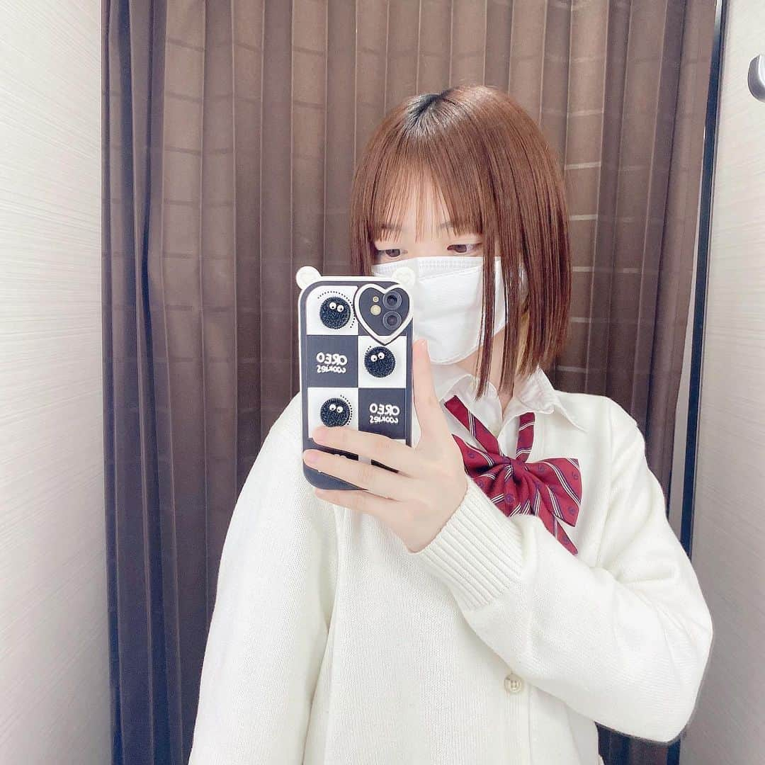 一ノ瀬陽鞠（ひまりん）さんのインスタグラム写真 - (一ノ瀬陽鞠（ひまりん）Instagram)「まぁたかわいいiPhoneケースが……🤍  新しいオレオクッキーのiPhoneケースだよん🍪 カメラ部分はハート型で耳までついてるのっ、可愛すぎる🤦‍♀️💗💗  iPhone8の時はたくさんスマホケース集めてたんだけど、11にしてからなかなか集められなくて……。 可愛いiPhoneケースいっぱい発掘しちゃうぞ〜〜( ｰ̀֊ｰ́ )‪.ᐟ‪.ᐟ  お店はタグ付けしたから是非チェックしてみてねん♡  #iphoneケース  #携帯ケース #スマホケース #あいふぉんけーす」3月25日 9時13分 - lespros_himari