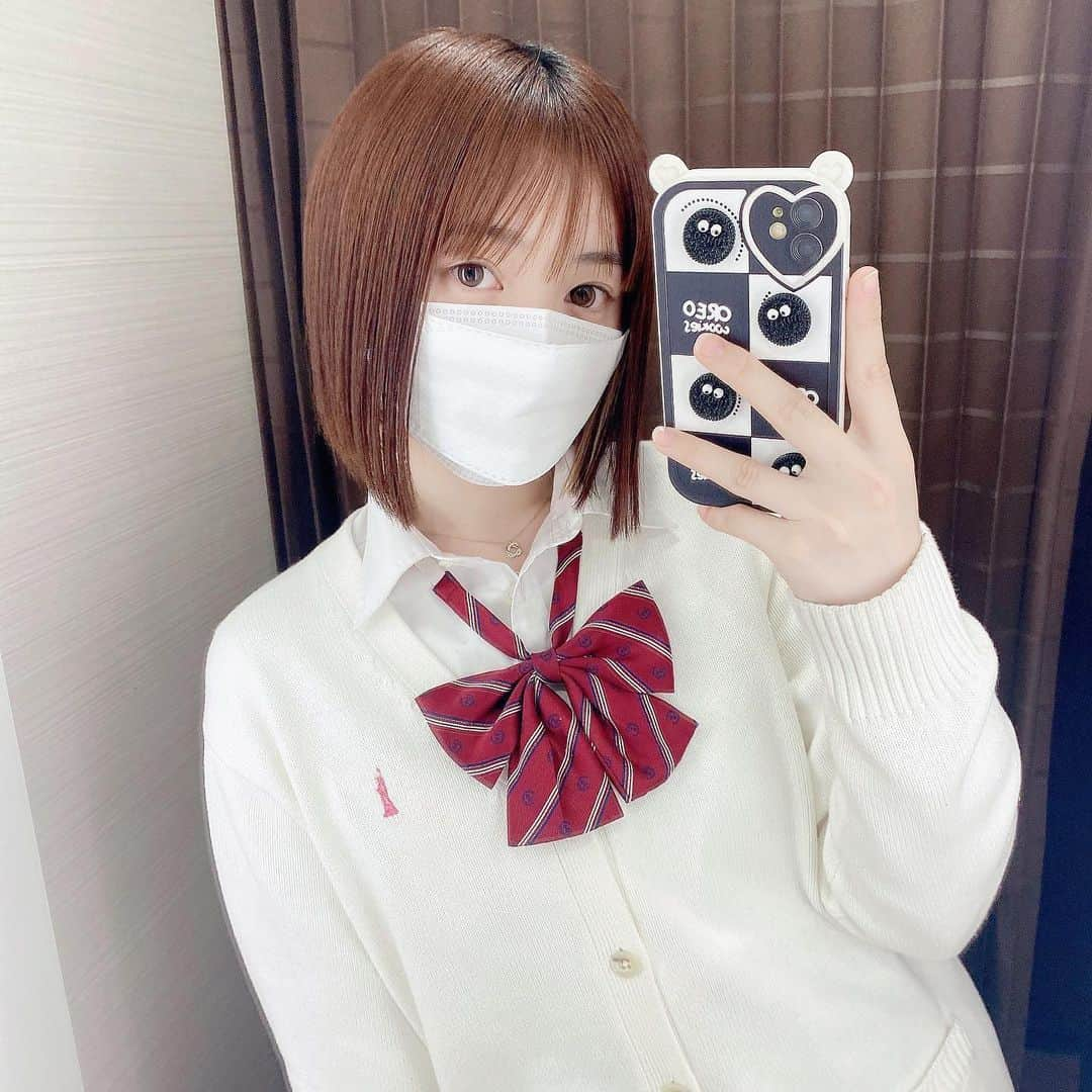 一ノ瀬陽鞠（ひまりん）さんのインスタグラム写真 - (一ノ瀬陽鞠（ひまりん）Instagram)「まぁたかわいいiPhoneケースが……🤍  新しいオレオクッキーのiPhoneケースだよん🍪 カメラ部分はハート型で耳までついてるのっ、可愛すぎる🤦‍♀️💗💗  iPhone8の時はたくさんスマホケース集めてたんだけど、11にしてからなかなか集められなくて……。 可愛いiPhoneケースいっぱい発掘しちゃうぞ〜〜( ｰ̀֊ｰ́ )‪.ᐟ‪.ᐟ  お店はタグ付けしたから是非チェックしてみてねん♡  #iphoneケース  #携帯ケース #スマホケース #あいふぉんけーす」3月25日 9時13分 - lespros_himari