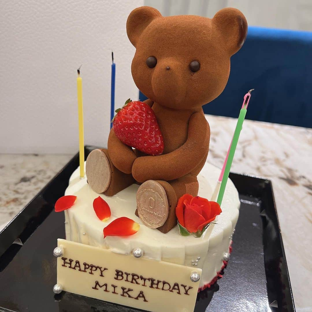 吉川ちえさんのインスタグラム写真 - (吉川ちえInstagram)「【🌟🌟🌟🌟🌟】 . この前誕生日会を麻布十番にある ✅ NUAGE ET VENT でしました😚💗 厳選食材を使った和をベースにしたアートフュージョンの料理を食べました🙌✨ . とにかく料理の見た目がすごい綺麗で💯 キラキラして素敵でした🤤❤️ そして味もめっちゃ美味しかった🥺💗全部全部美味しい~✨ . かなりボリュームあったけど全部完食しました(*´ω｀*) また絶対行きたいと思いました😍 . #nuageetvent  #麻布十番グルメ」3月25日 20時55分 - yoshikawachie_16