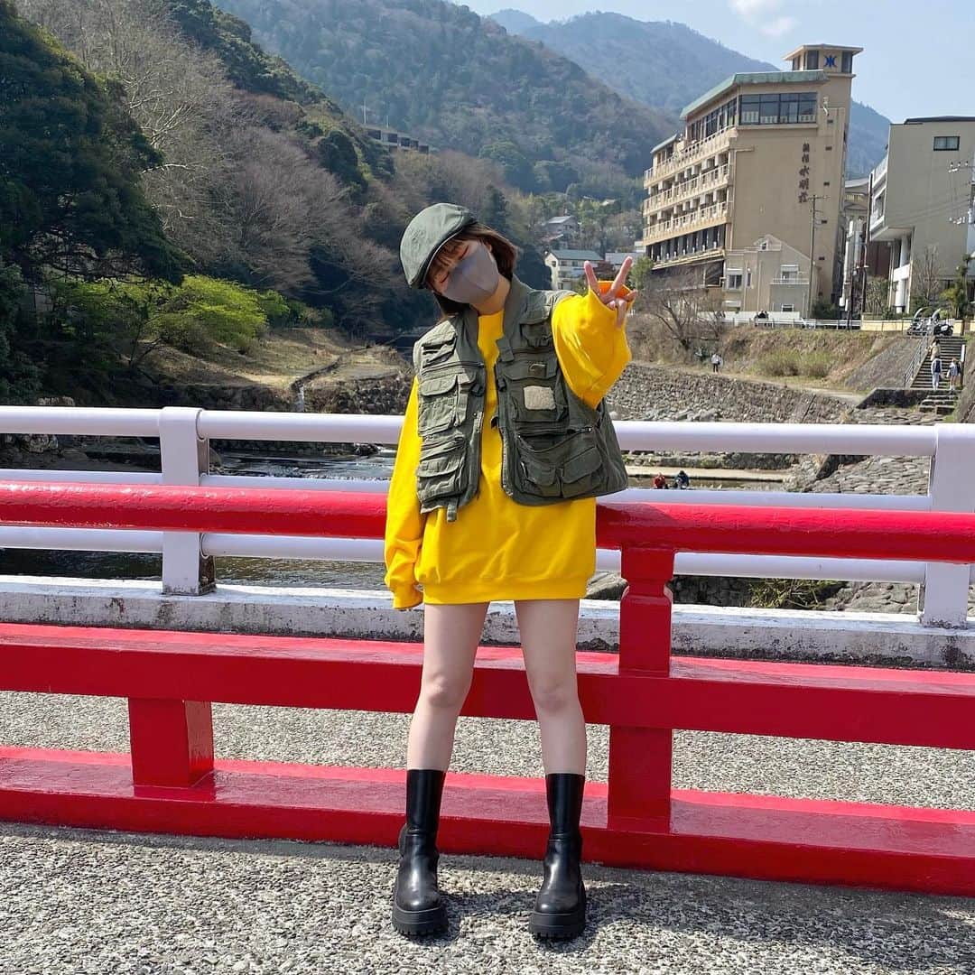 山本優菜さんのインスタグラム写真 - (山本優菜Instagram)「アメ村でゲットしたフィッシングベスト🎣  かわいーかわいーお気に入り  #フィッシングベスト #ハンチング」3月26日 19時41分 - yamamoto__yuna