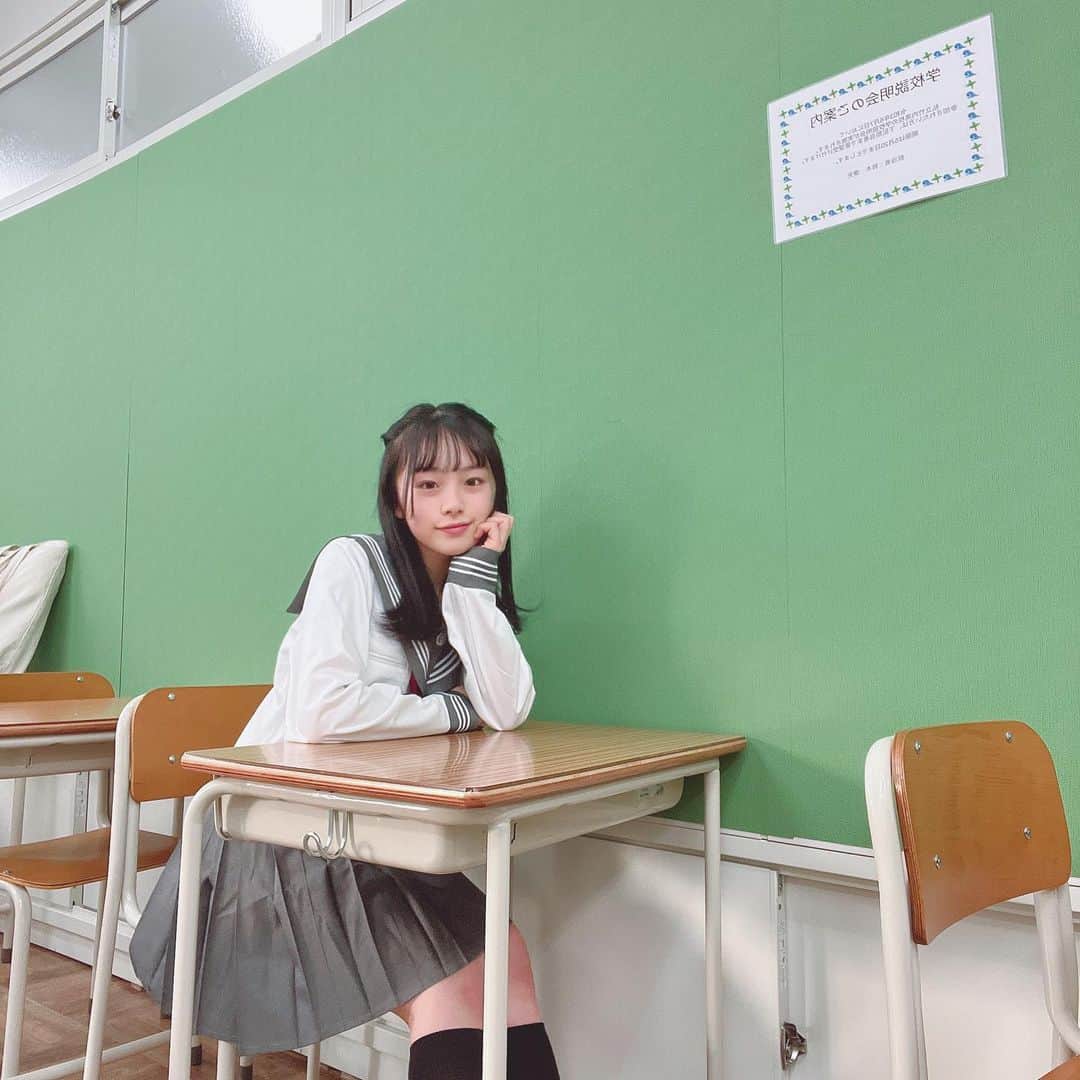 ひまひまチャンネルさんのインスタグラム写真 - (ひまひまチャンネルInstagram)「放課後💭(風)  可愛い学校セットと、制服だった📸 放課後に食べ歩きとかしてみたい！！🤍   #ひまひまチャンネル #ひまひま #学校」3月26日 22時21分 - himahima_channel