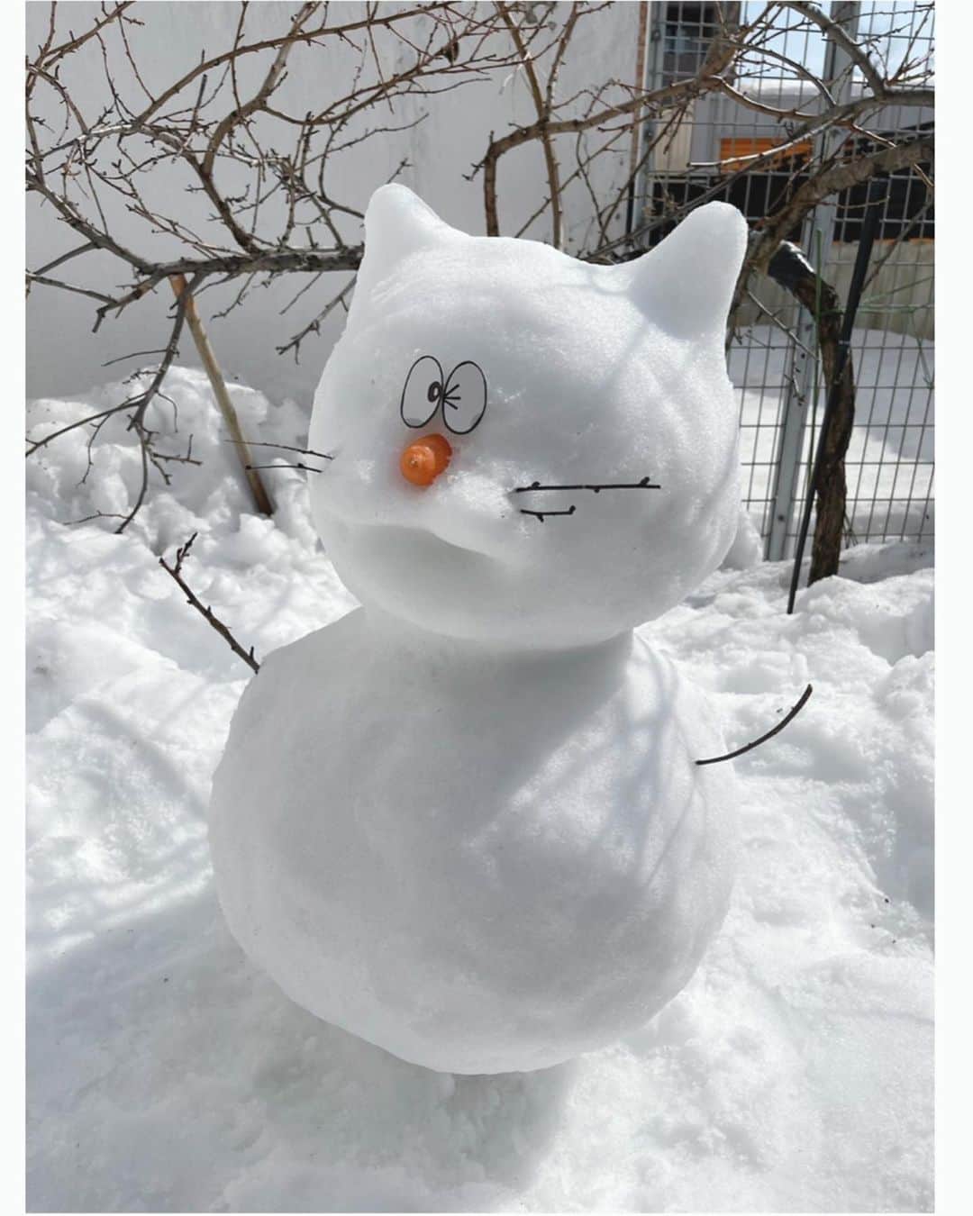 市川由衣さんのインスタグラム写真 - (市川由衣Instagram)「. はろー ⁡ 我が家の雪まつり❄️ 5歳と48歳の共作👏 ⁡ なんかみたことある感…笑」3月27日 11時04分 - yui_ick