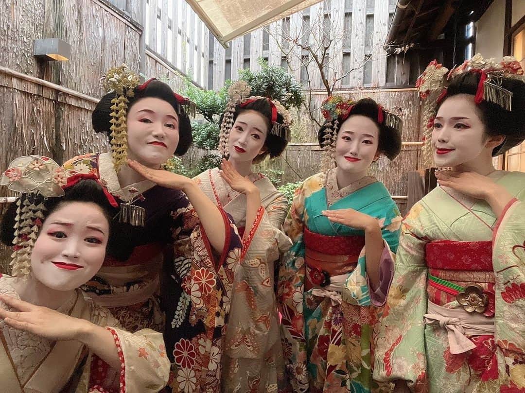 里美ゆりあさんのインスタグラム写真 - (里美ゆりあInstagram)「皆で京都旅行に行ってきました🥰  初めての舞妓体験🎶  良い思い出になりました♥️  凄く楽しかったぁ😆  インスタLIVEもありがとう❣️  #ペ部 #京都 #舞妓  #家族 #family」3月27日 11時48分 - satomiyuria