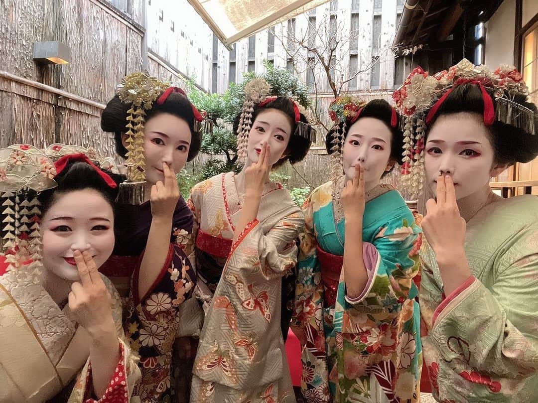 里美ゆりあさんのインスタグラム写真 - (里美ゆりあInstagram)「皆で京都旅行に行ってきました🥰  初めての舞妓体験🎶  良い思い出になりました♥️  凄く楽しかったぁ😆  インスタLIVEもありがとう❣️  #ペ部 #京都 #舞妓  #家族 #family」3月27日 11時48分 - satomiyuria