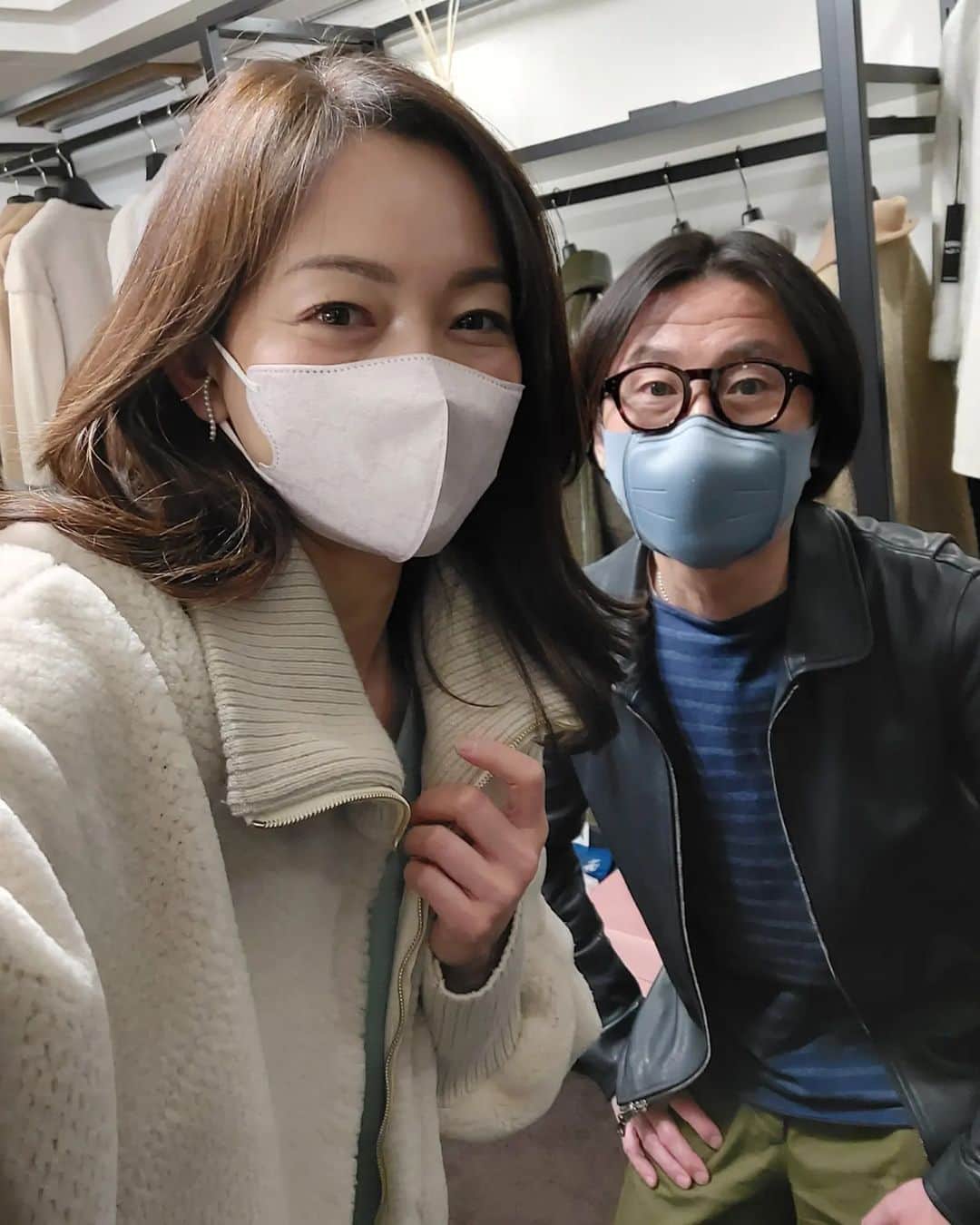 佐藤純さんのインスタグラム写真 - (佐藤純Instagram)「@emmeti_official の展示会へ💕  ロングも可愛いけど、車移動が多いのでやっぱりショート丈もいいな～😊  一枚目のポンチョ風なムートンコートをオーダーしました。  冬の白いコートって好きだな～❤  #emmeti #emmeti_official #エンメティ #ムートン #ムートンコート #ムートンジャケット #展示会 #ママ #ママモデル #モデル #mama #mamamodel #model」3月27日 14時12分 - junsatoidea