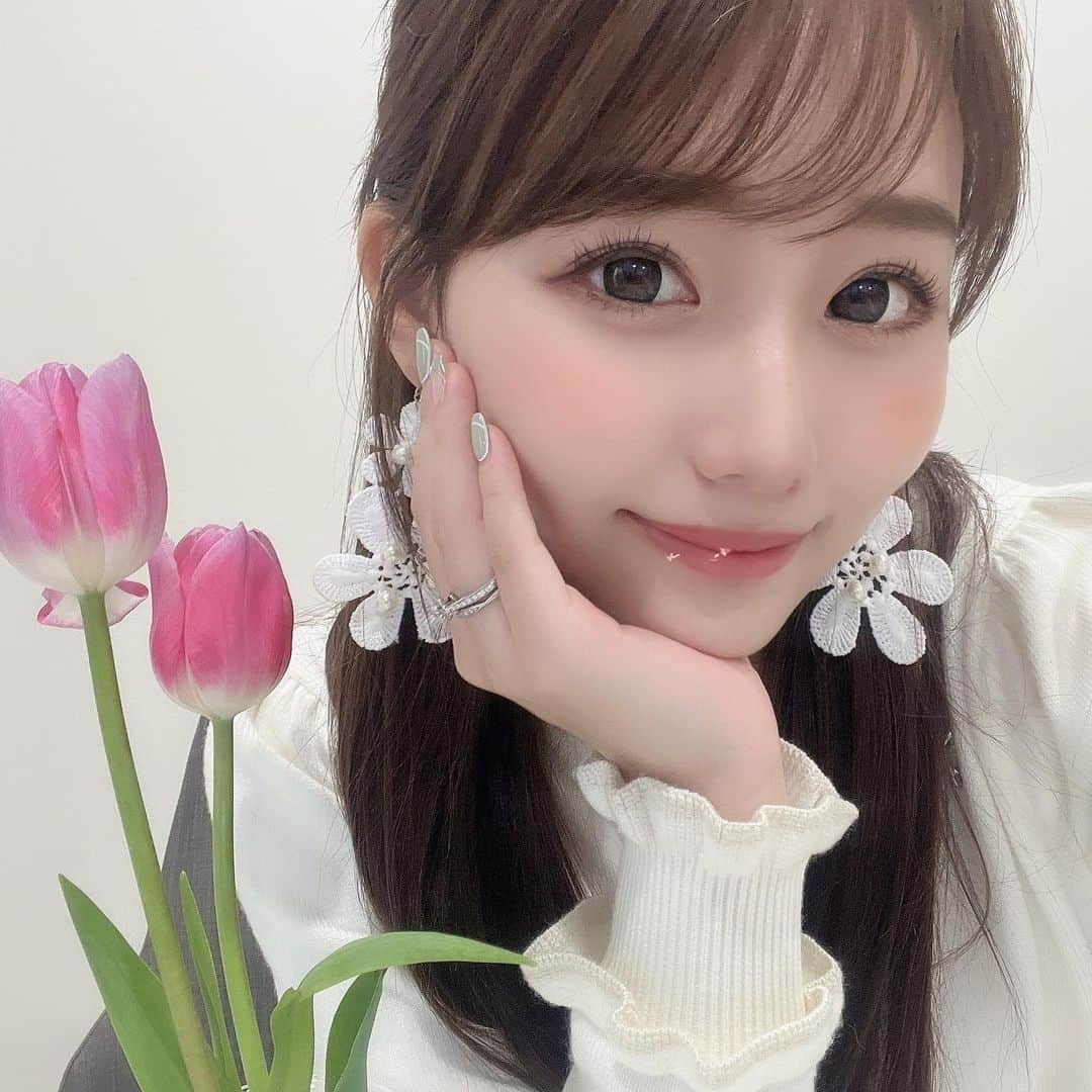 加藤里奈さんのインスタグラム写真 - (加藤里奈Instagram)「⋆  昨日は、誕生日×開運日だったので、 ずっと狙ってたお財布を新調しました🤍  ピスタチオカラー大好き🫶🏻  ネイルも合わせたよ❤︎ @esnail_nagoya いつもありがとうございます🫣  #一粒万倍日 #財布新調 #誕生日プレゼント #誕生日 #一粒万倍日と天赦日が重なる日 #寅の日 #天赦日 #開運日 #ジェルネイル #春カラー #ピスタチオカラー #ロエベ財布 #loewe」3月27日 14時25分 - katoco0326