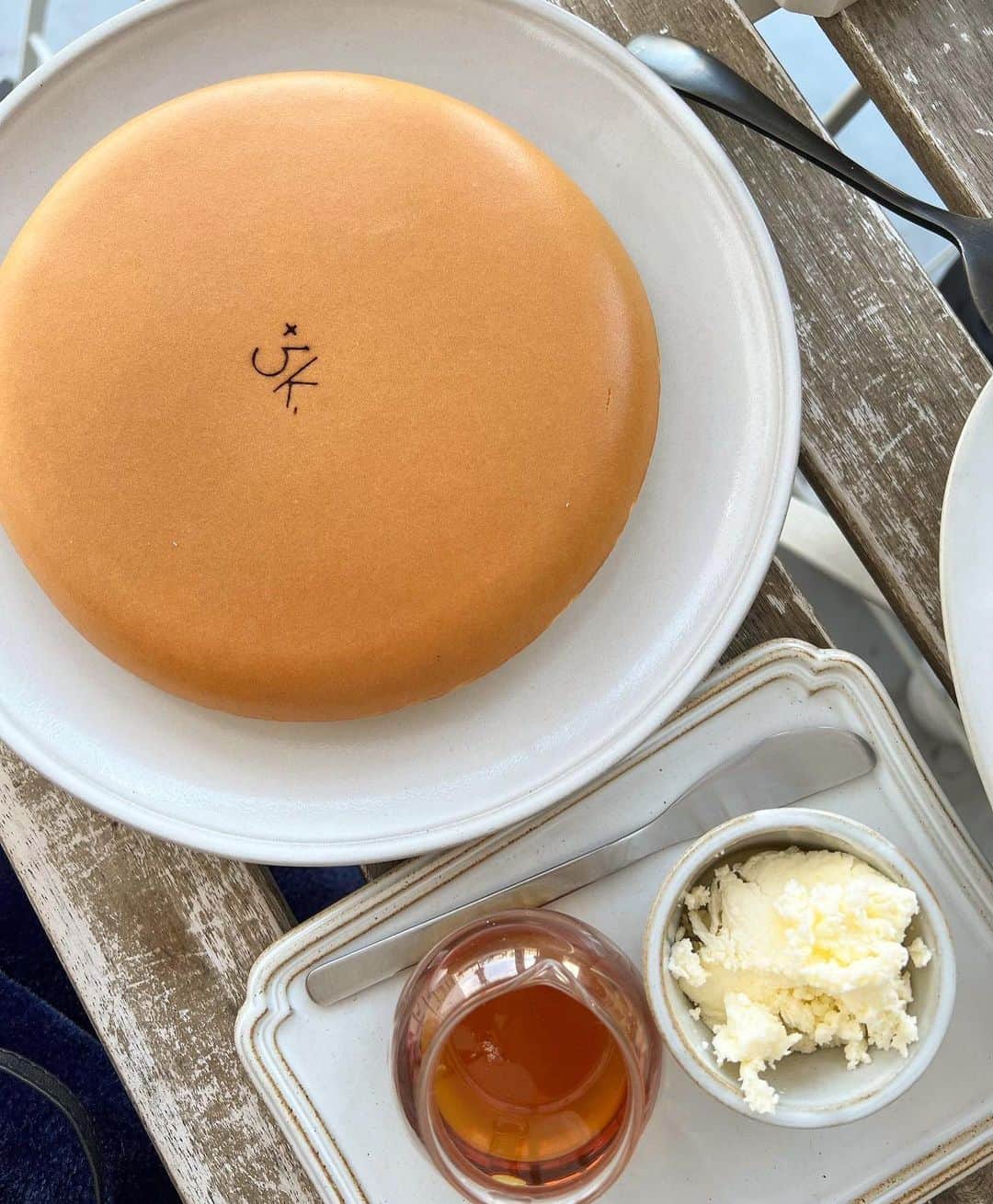 YURIさんのインスタグラム写真 - (YURIInstagram)「𓌉◯𓇋#3kcafe  is famous for its classic pancake🥞 The inside of the that is very similar to a Korean cafe☕︎ 、 、 、 韓国っぽいカフェみっけ！🇰🇷 、 、 、 #cafeday #cafetime #nagoyacafe #koreancafe #pancake #名古屋カフェ #カフェ巡り #カフェ好きな人と繋がりたい」3月27日 19時26分 - y.u.r.i_y.u.r.i_