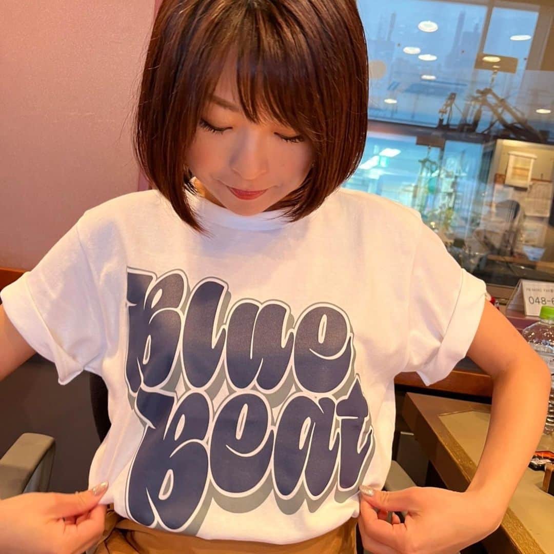 小尾渚沙さんのインスタグラム写真 - (小尾渚沙Instagram)「昨日も『おびハピ！』に４時間お付き合い頂き、ありがとうございました❣️ ４月から『おびハピ！』は、３年目に突入です🌸 いつも応援ありがとうございます！！  ４月からも、毎週(土)FM NACK5で朝8時からお昼12時まで４時間生放送です☺️ ３年目の『おびハピ！』もどうぞお付き合いくださいませ✨  （村上ディレクターとお揃いで着ているのは、新作のBlue Beat Tシャツです✌🏼💕） . . #スワイプしてね 👉 #NACK5 #おびハピ795 #radiko」3月27日 21時00分 - obi_nagisa