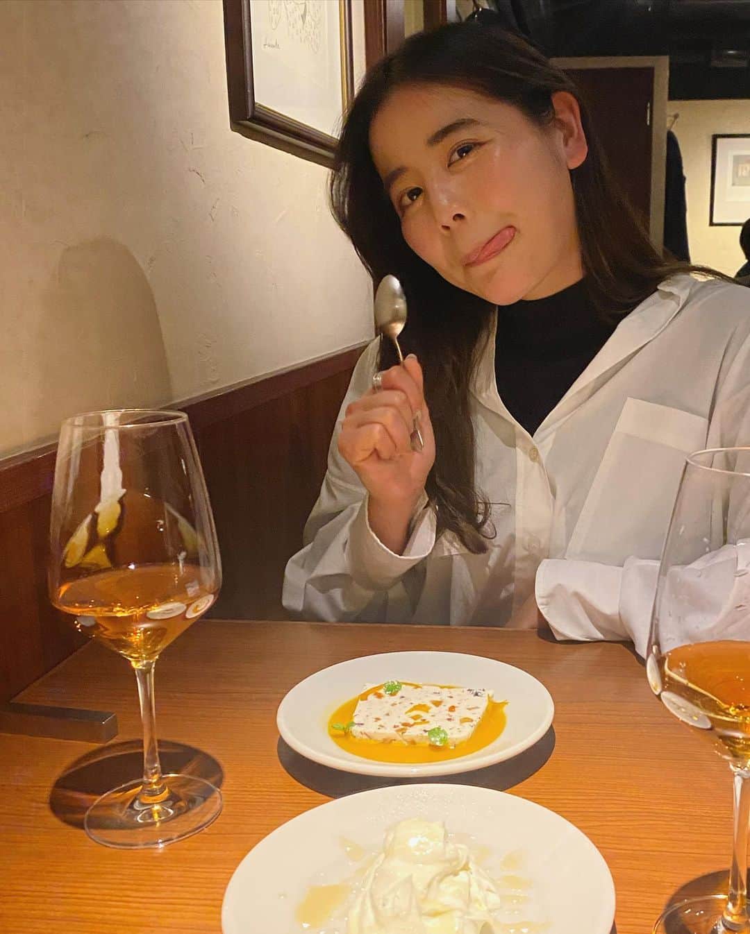 坂口佳穂さんのインスタグラム写真 - (坂口佳穂Instagram)「美味しいご飯とお酒と葵さん🤍🌸  お久しぶりだったのに 覚えてくださった笹川シェフありがとうございました😊」3月27日 21時22分 - s_ka_ho